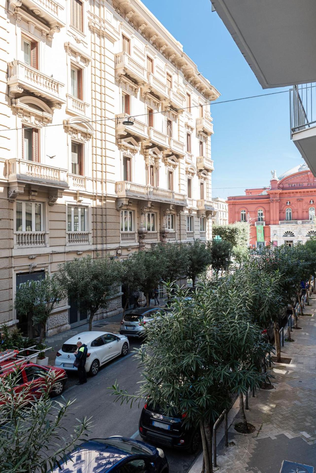 Al Teatro Rooms Bari Exterior foto