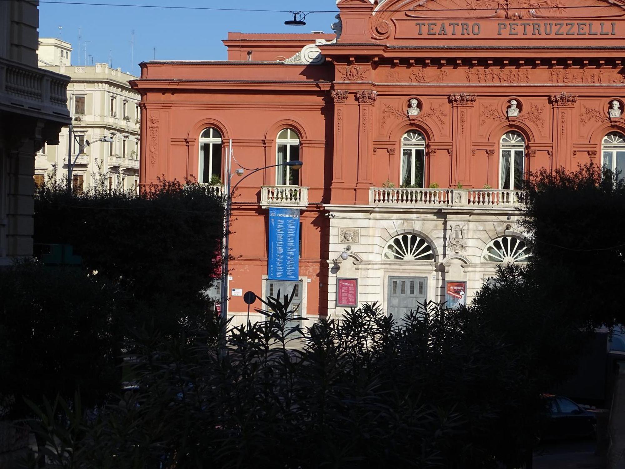 Al Teatro Rooms Bari Exterior foto